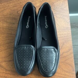 BareTraps Kater Women's Black Flats